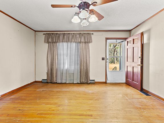 4th image of 1225 Old Mill Rd