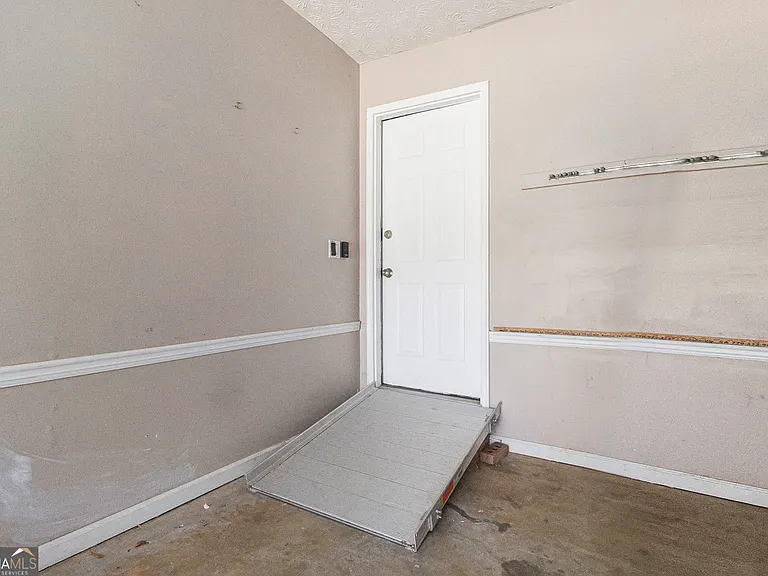 1402 McLendon Dr — Photo 21