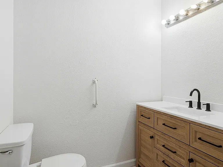 5943 Mack Rd — Photo 31