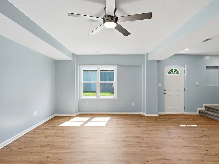720 Hurd Ave — Photo 11
