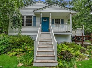 72 Hillside Ter, Andover, NJ 07821