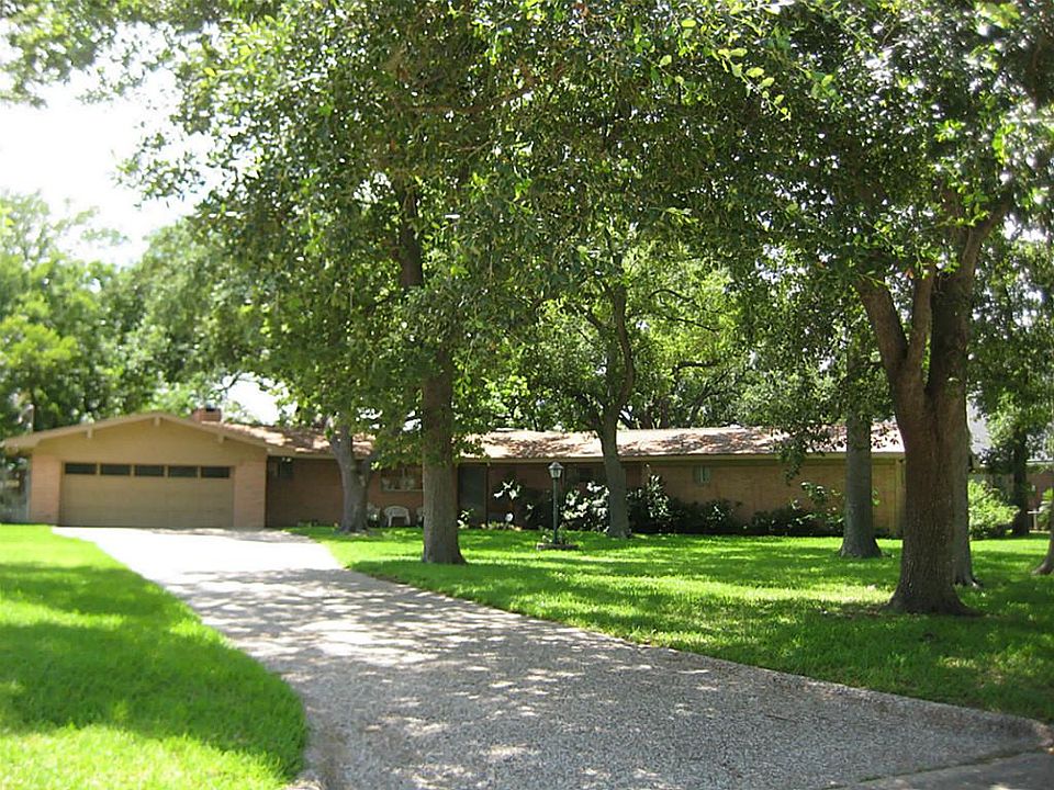 2nd image of 408 S Burnett Dr