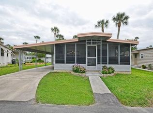 36 Cocos Plumosa Dr, Eustis, FL 32726