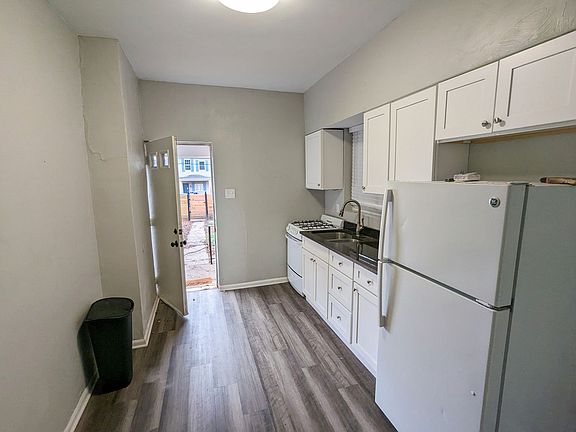 3rd image of 3817 California Ave #1