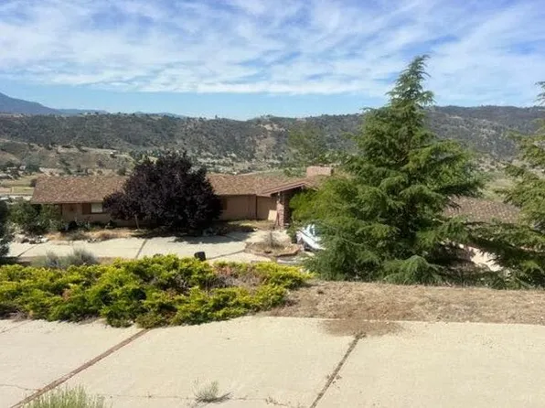 26800 Oakflat Dr, Tehachapi, CA 93561