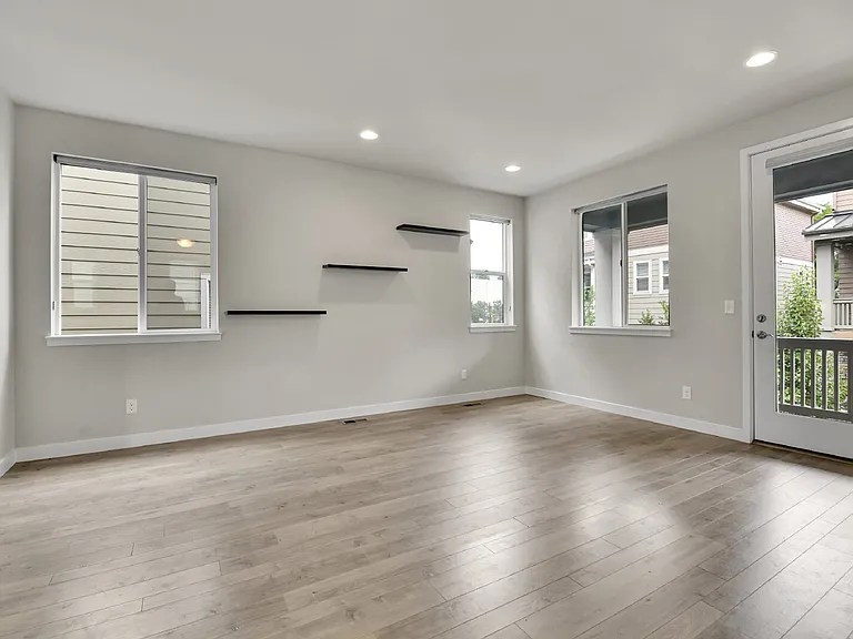 2350 S Troy Ct — Photo 4