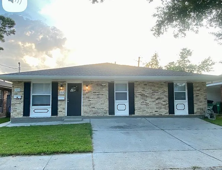 1212 Focis St — Photo 1