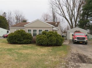 34 Pinecrest Rd, Whitesboro, NY 13492