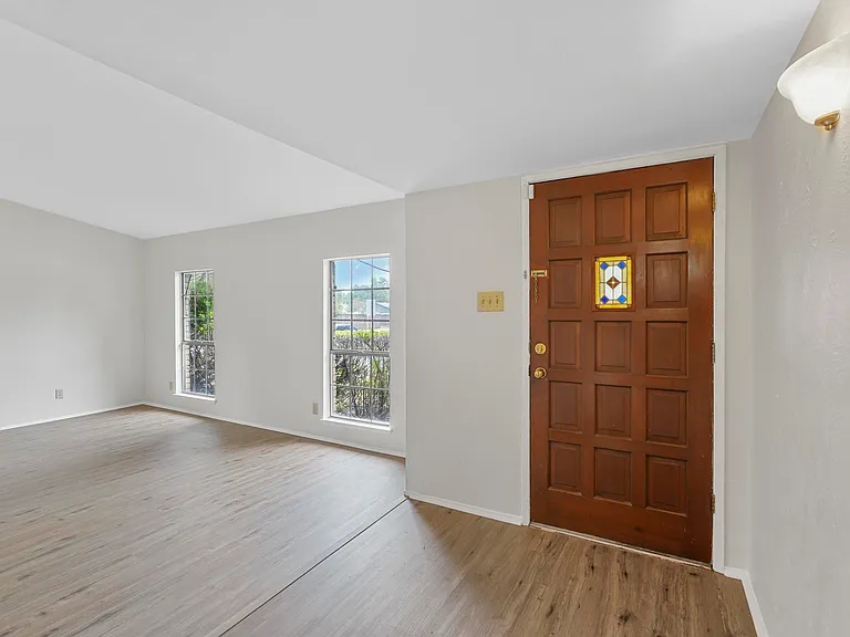 848 Shenandoah Dr — Photo 24