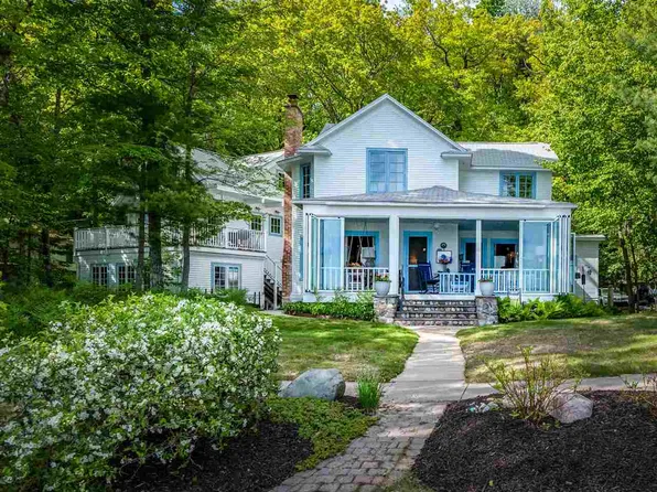 5087 Forest Beach Dr, Harbor Springs, MI 49740