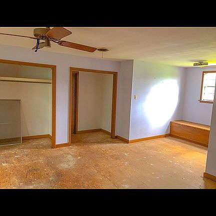 3rd image of 321 Camelia Ave