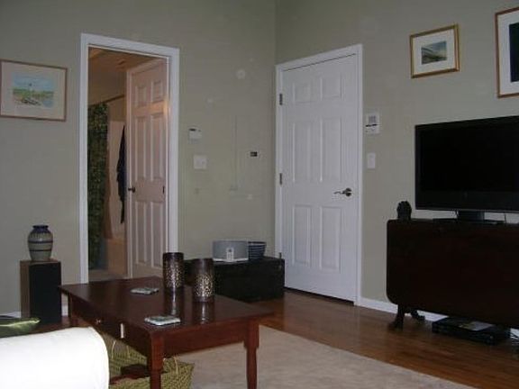 5th image of 166 Village St Unit 302