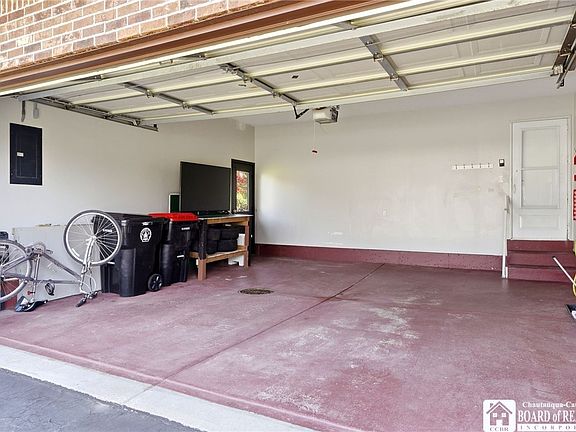5th image of 49 Hemlock Ln
