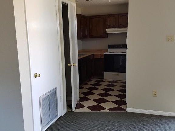 4th image of 203 Dorchester St