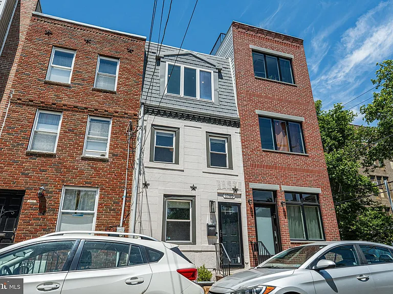 1705 Montrose St — Photo 2