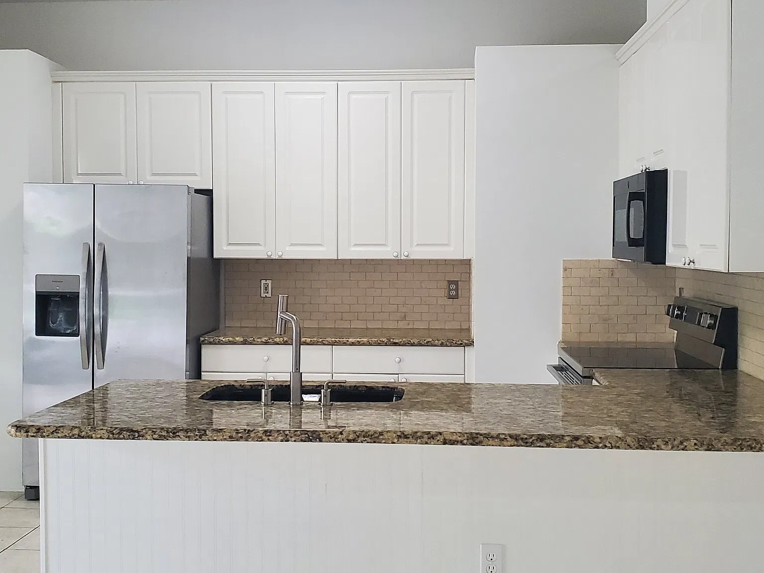 3 bed, 2099 sqft, $3,500 — Photo 3