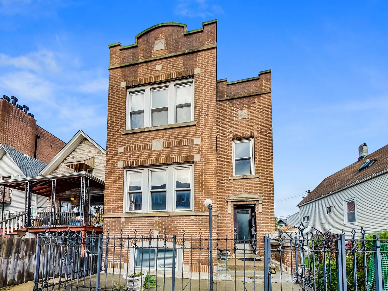 1 bed, 1.0 bath, $1,325 — Photo 1