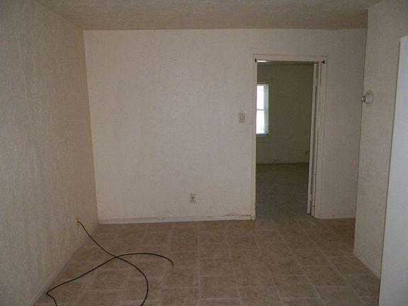 4th image of 2508 SW A Ave