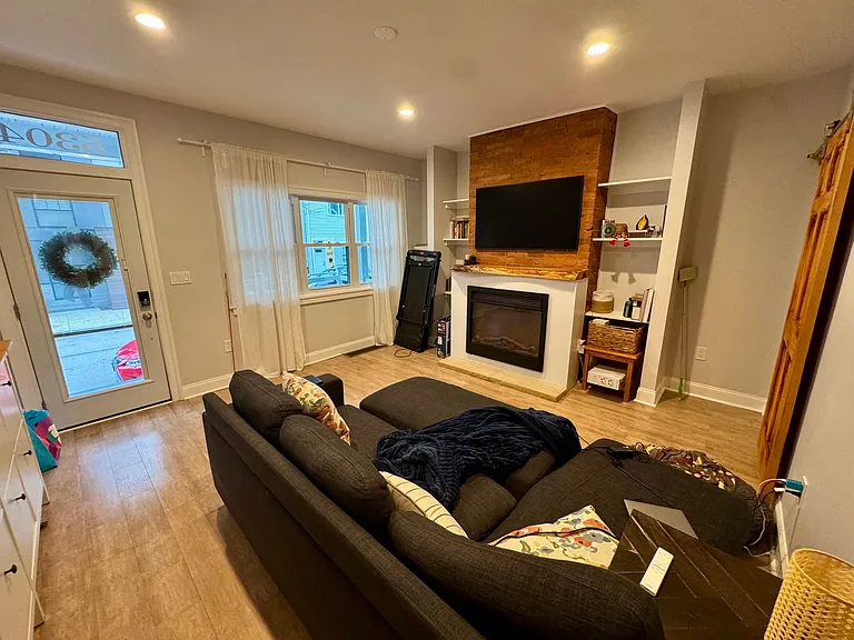 5304 Holmes St — Photo 7