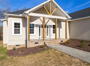 129 Legacy Ln, Eden, NC 27288