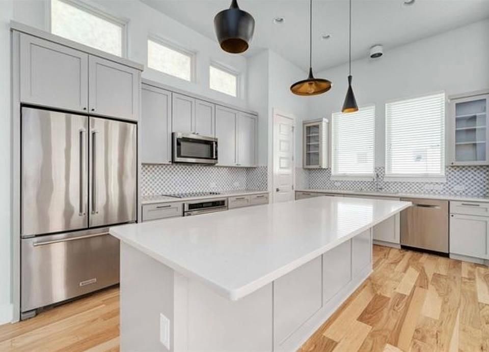 1st image of 13514 Galleria Cir