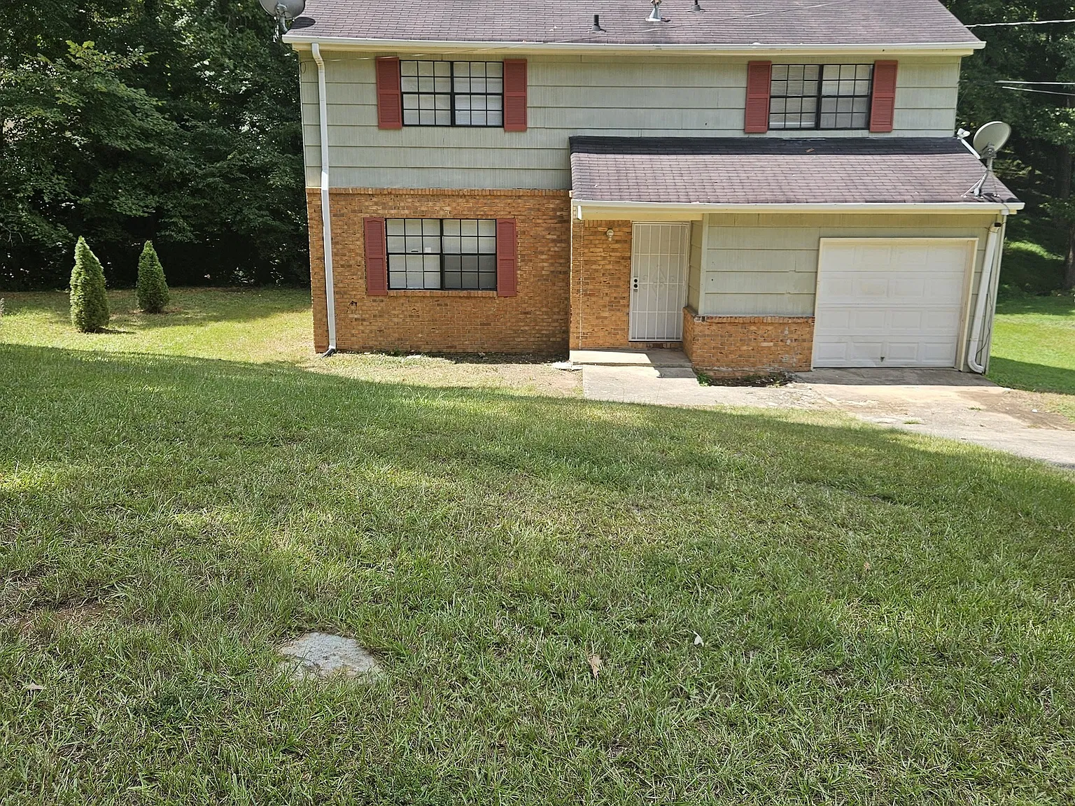 4 bed, 2.0 bath, 1976 sqft, $1,650 — Photo 1