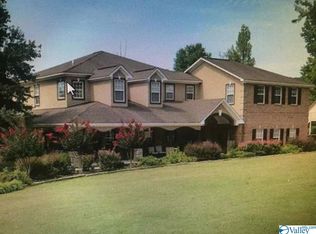 41 Douglas Dr, Guntersville, AL 35976