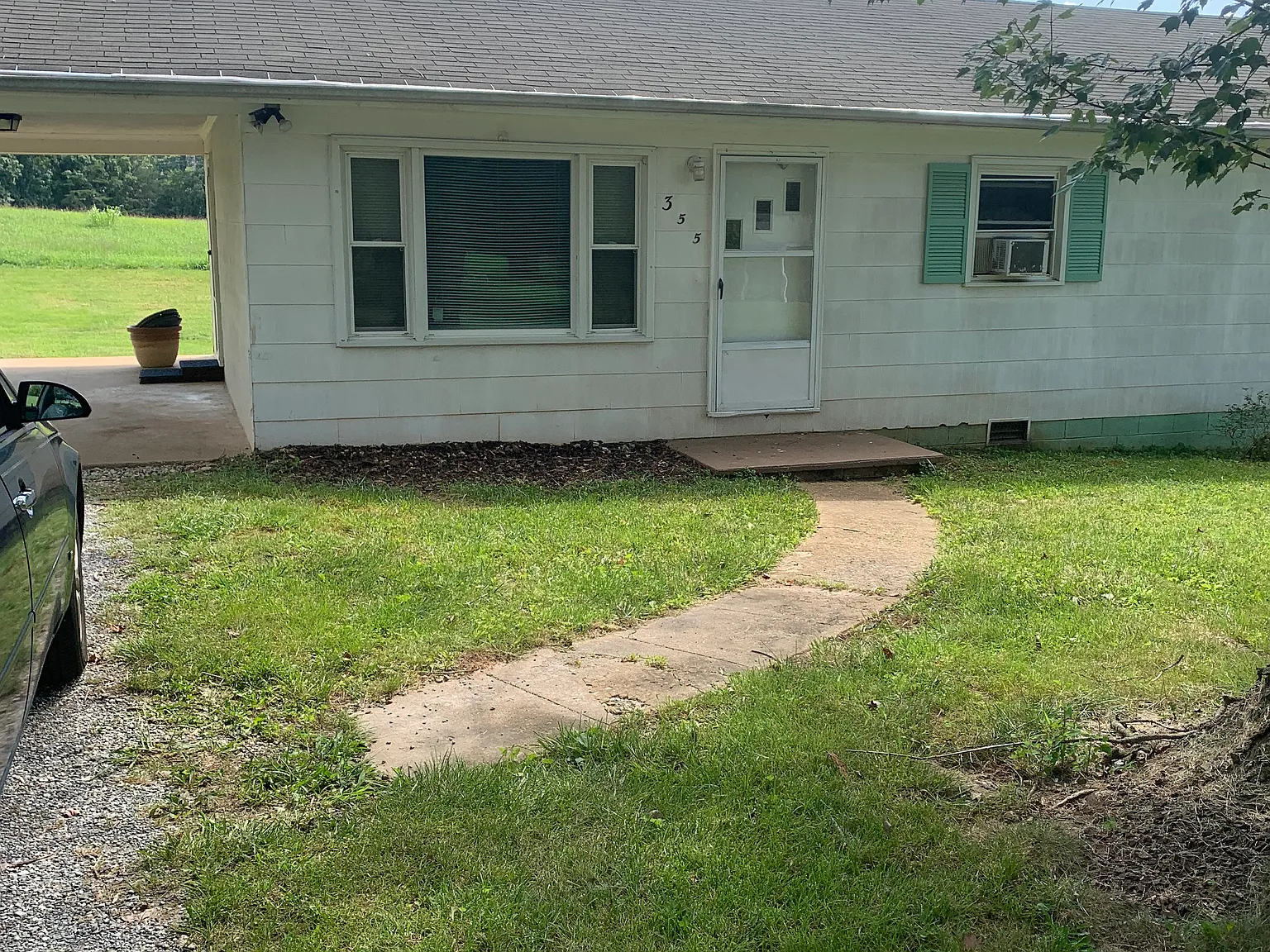 3 bed, 1000 sqft, $1,300 — Photo 1