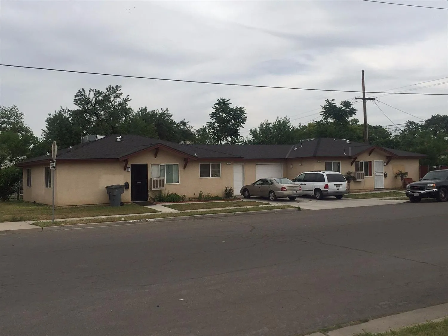 106 E Whitesbridge Ave photo 1