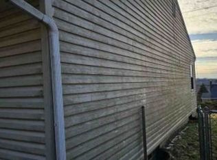 327 Foster Rd, North Versailles, PA 15137