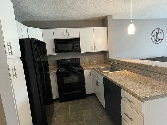 2nd image of 1336 Hunters Rd APT D