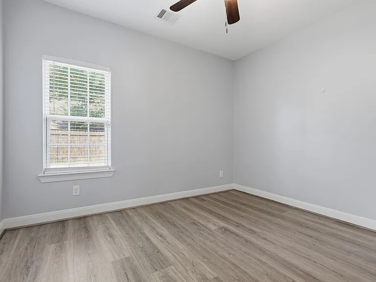 15914 Tug Ct — Photo 23