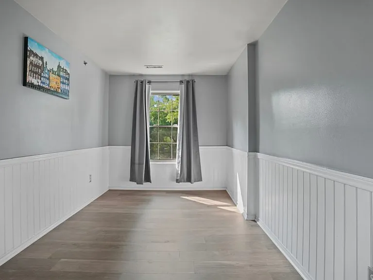 4 Cedar Valley Pl #202 — Photo 19
