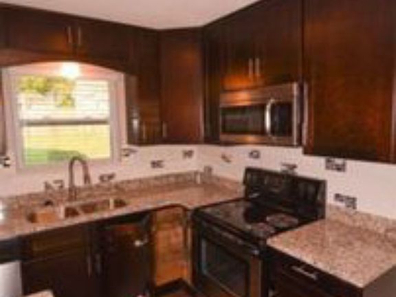 4th image of 1180 Greenview Rd