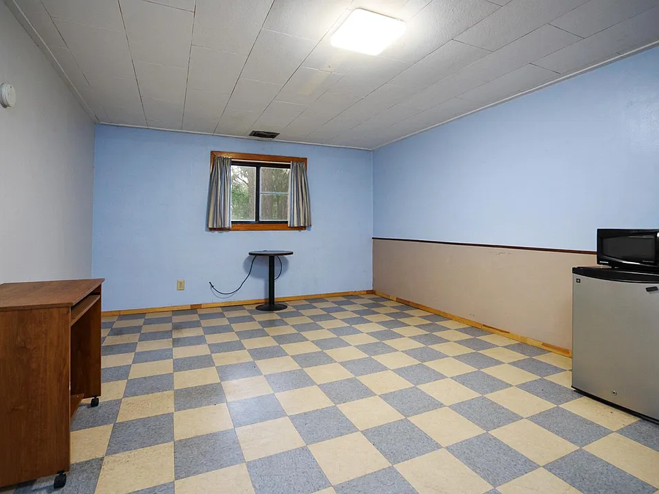 302 Main Ave #7