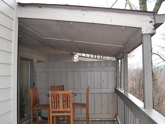 5th image of 1916 E Waters Edge Dr