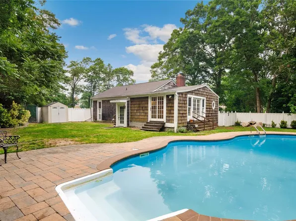 20 Lincoln Drive, Rocky Point, NY 11778