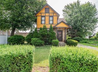 4437 Pearl Rd, Cleveland, OH 44109