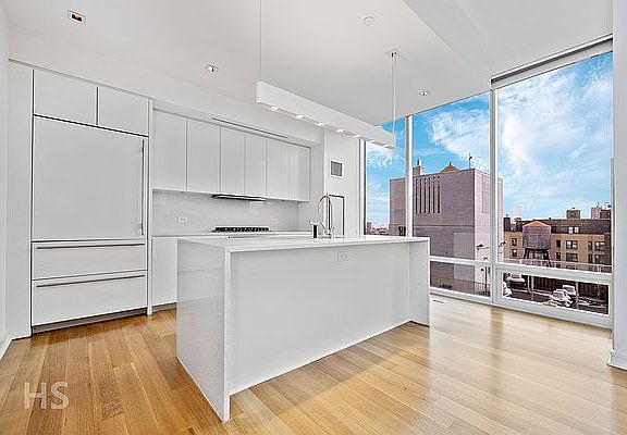 3rd image of 300 E 23rd St APT 16C