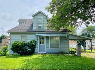 1008 Central St, Tama, IA 52339