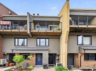 290 Cathcart St #22, Ottawa, ON K1N5C4
