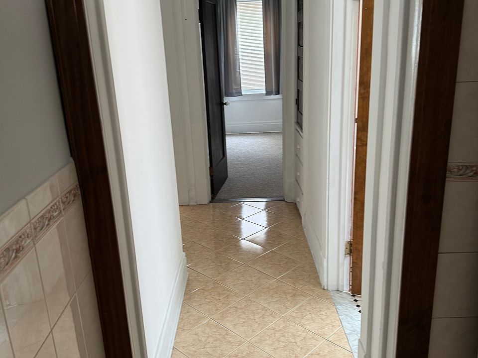 1st image of 221 Commonwealth Ave #1