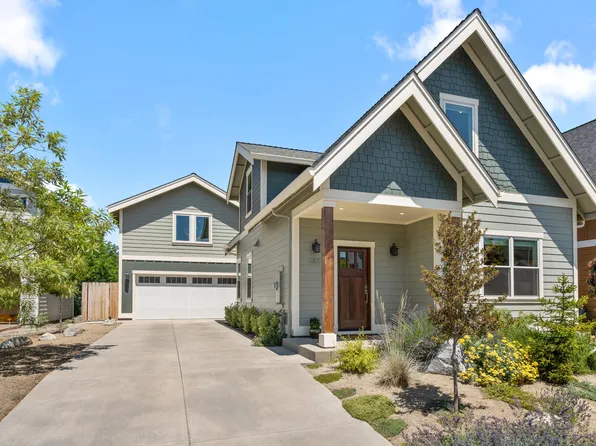 283 Rockfellow Pl, Talent, OR 97540