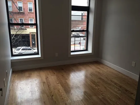 Rented by Premier Metro Realty Corp | media 36