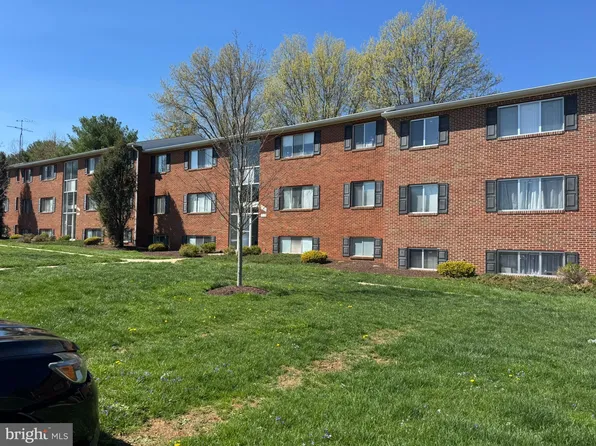 3876 Shadywood Dr #8, Jefferson, MD 21755