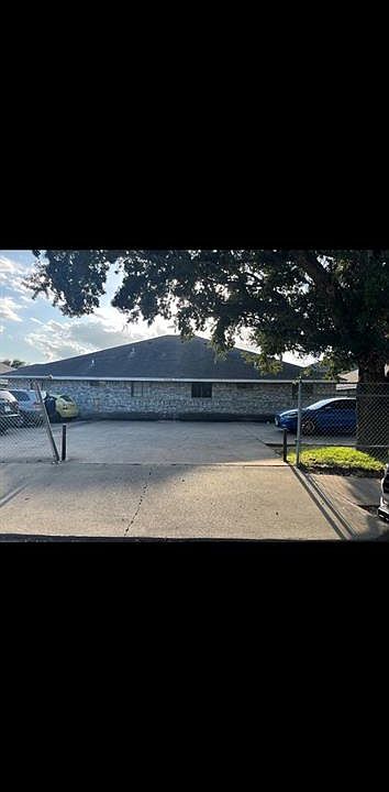 1st image of 2713 N 31st St