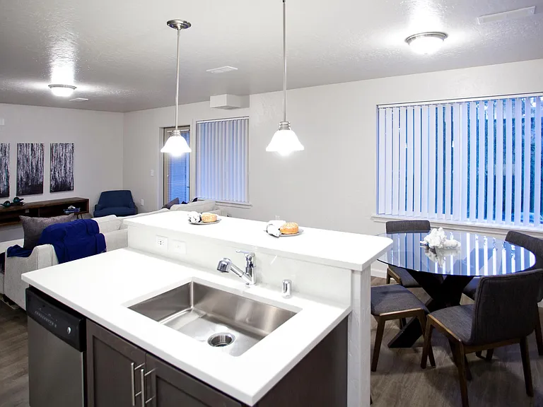 2x2 Kitchen