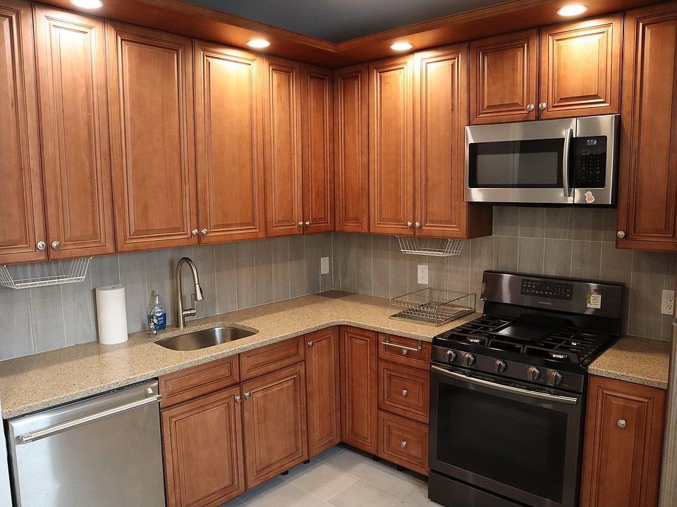 1st image of 2202 E 73rd St #1