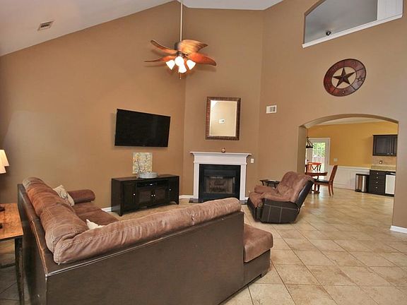 5th image of 117 Lexington Parke Dr