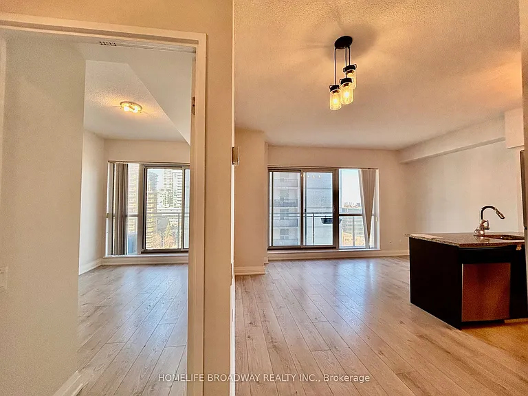 83 Redpath Ave #811 — Photo 7